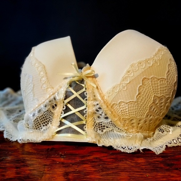Bra - Picture 1 of 2